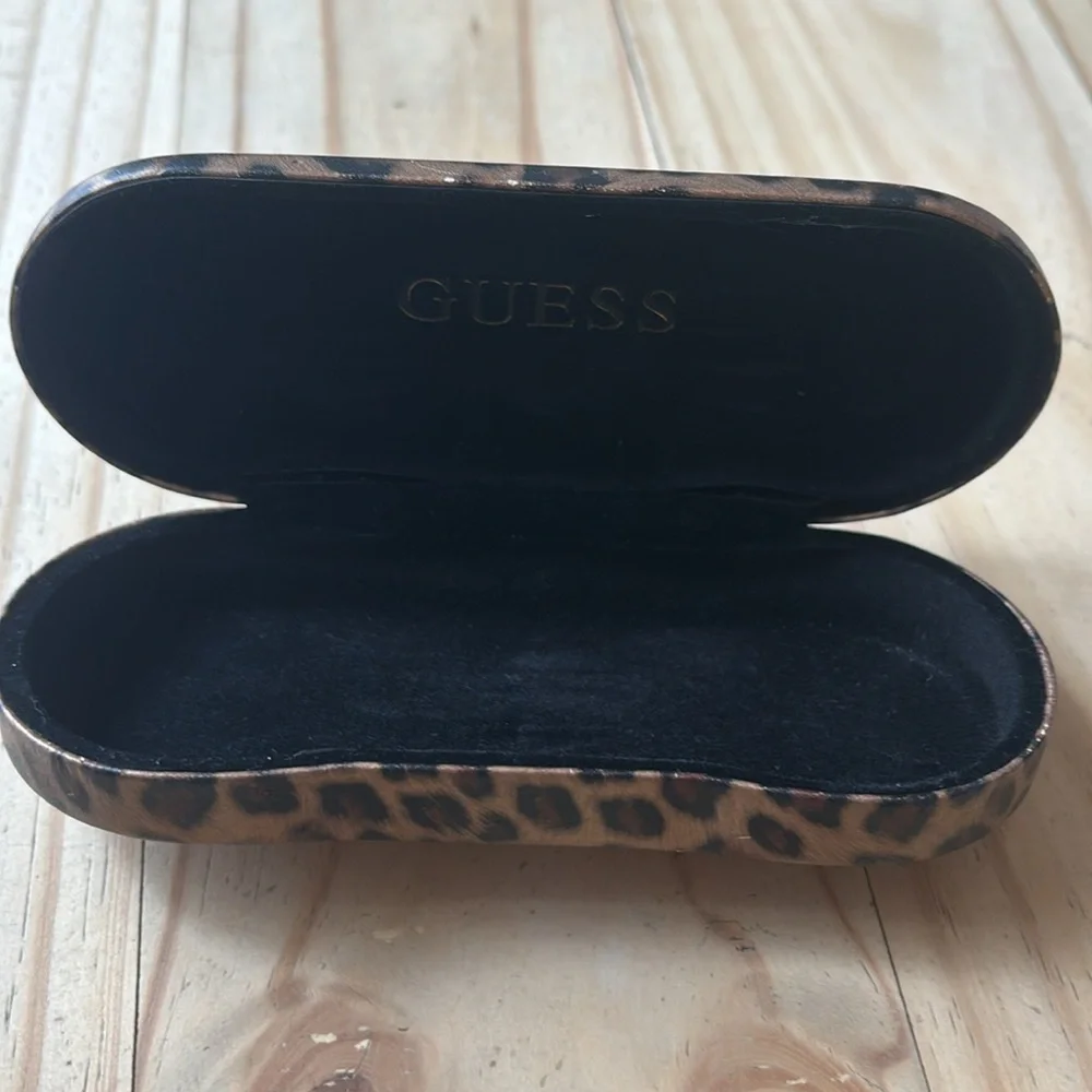 GUESS BRAND EYEGLASSES